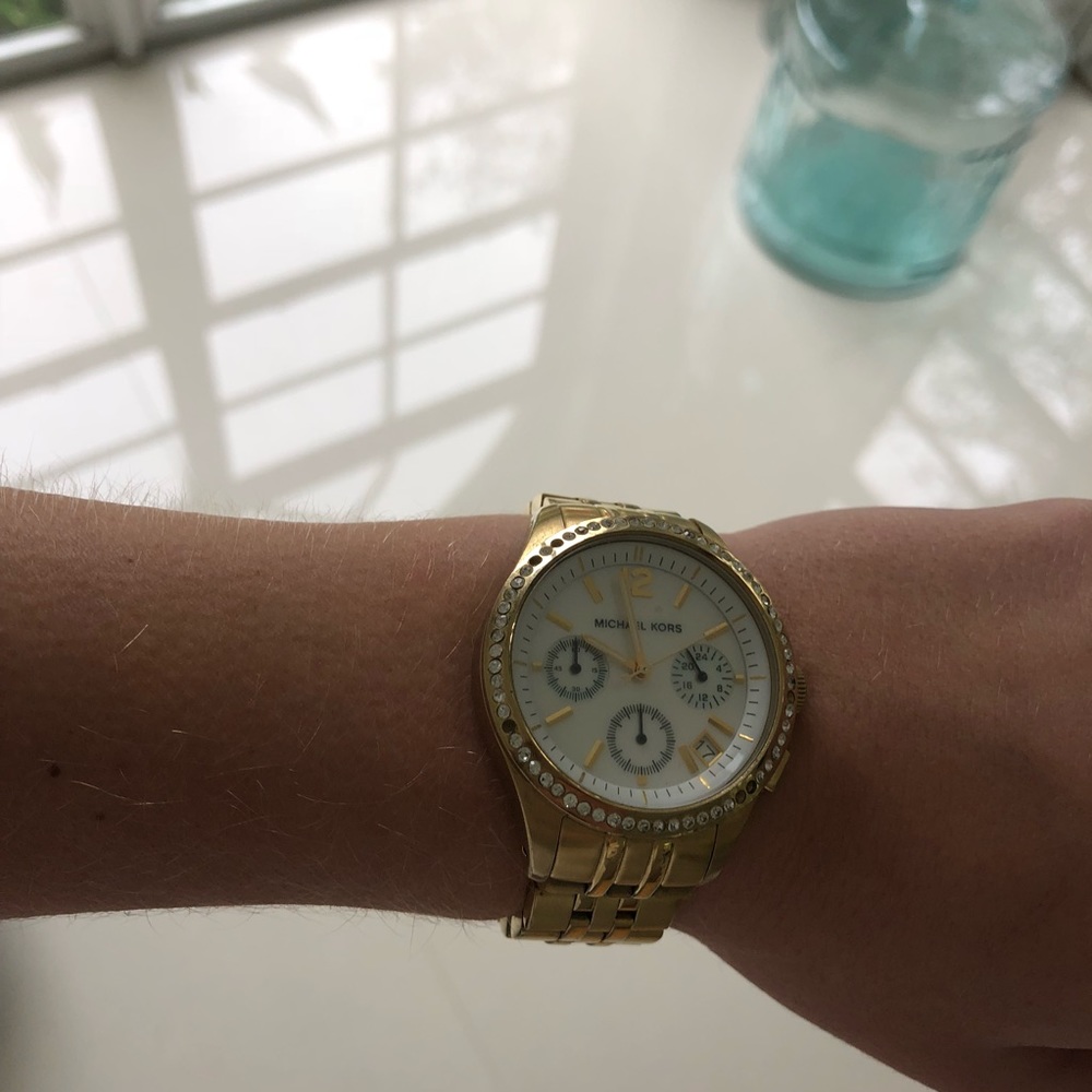Michael Kors Gold Watch - Picture 4 of 5